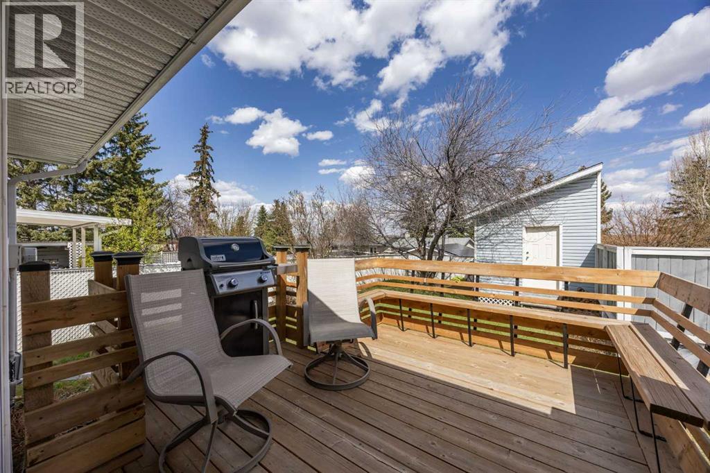 7720 Hunterquay Road NW - 39