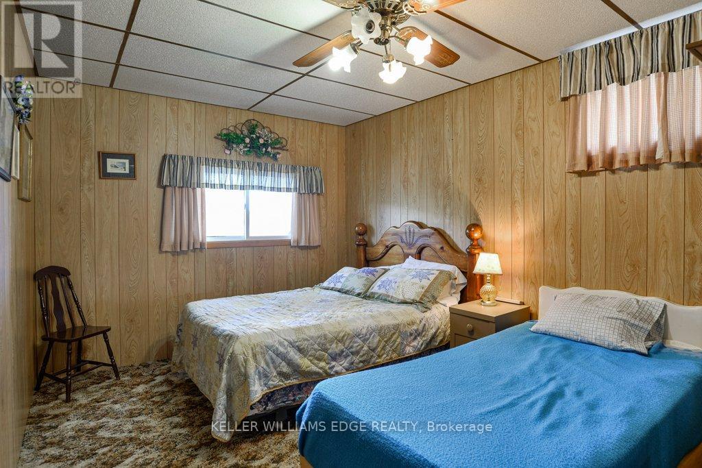 216 SMOOTH ROCK ROAD - 33