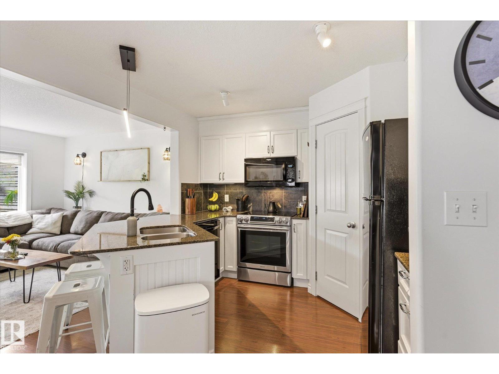 15122 33 ST NW - 10