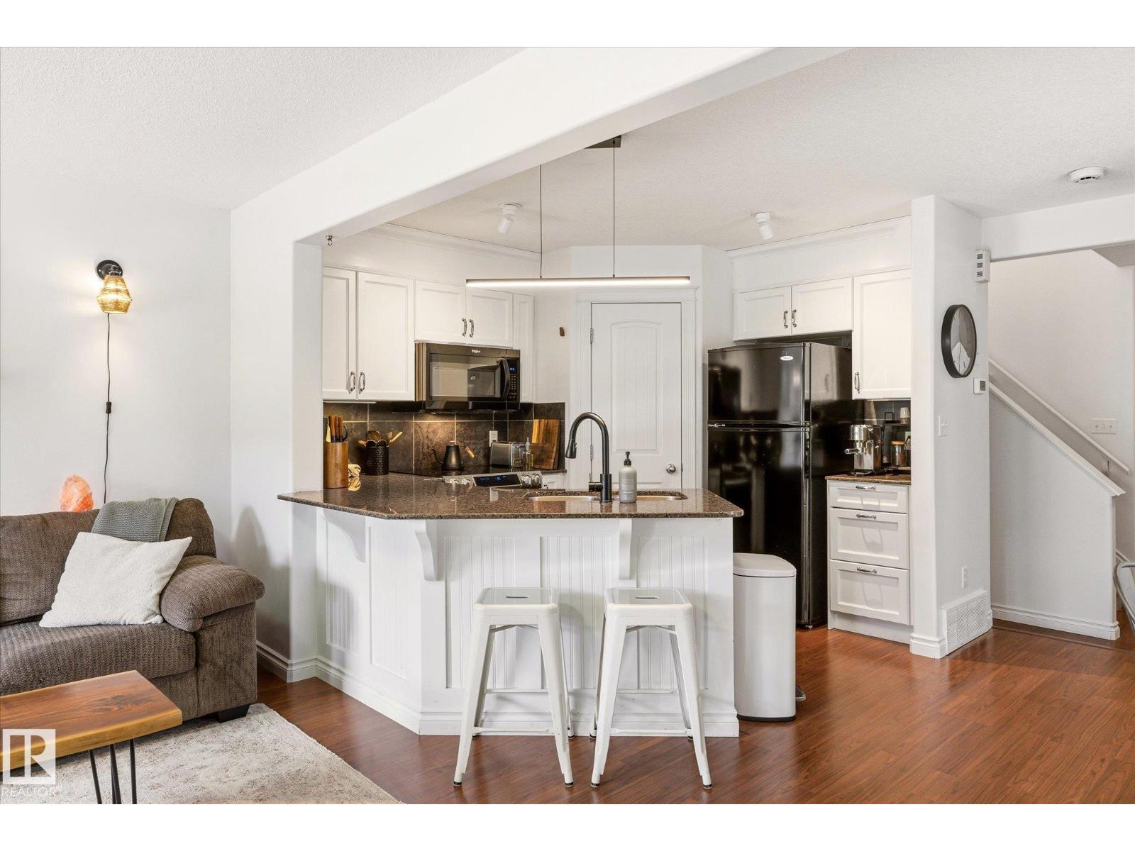15122 33 ST NW - 11