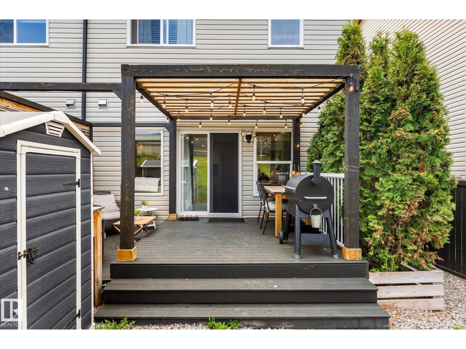 15122 33 ST NW - 44