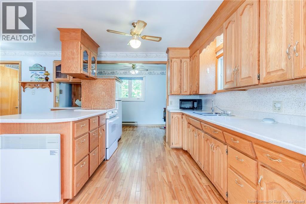 10 Webster Avenue - 11