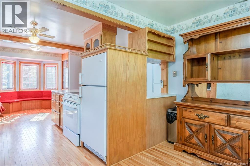 10 Webster Avenue - 15
