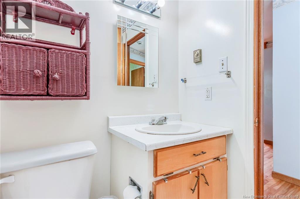 10 Webster Avenue - 20