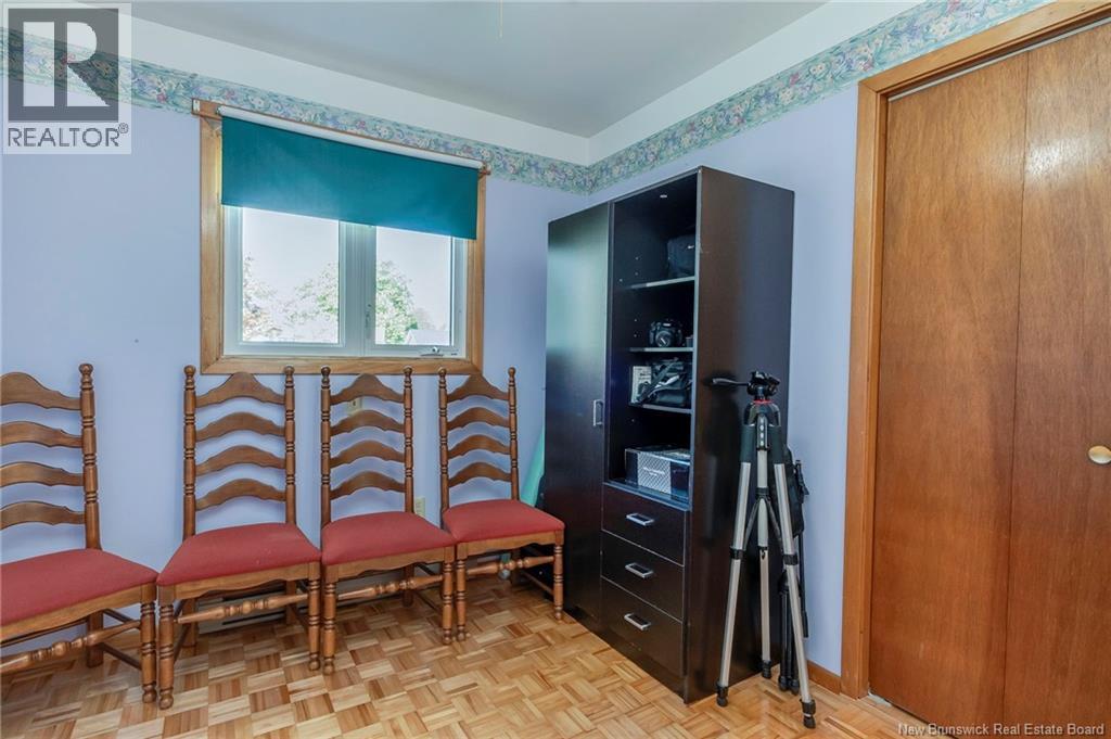 10 Webster Avenue - 24
