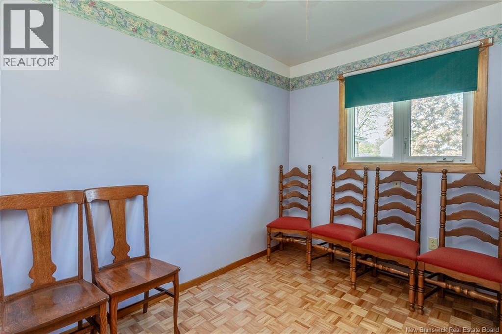 10 Webster Avenue - 25