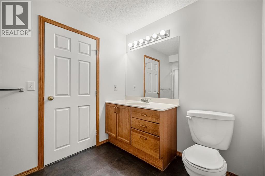 131 Lake Simcoe Court SE - 30
