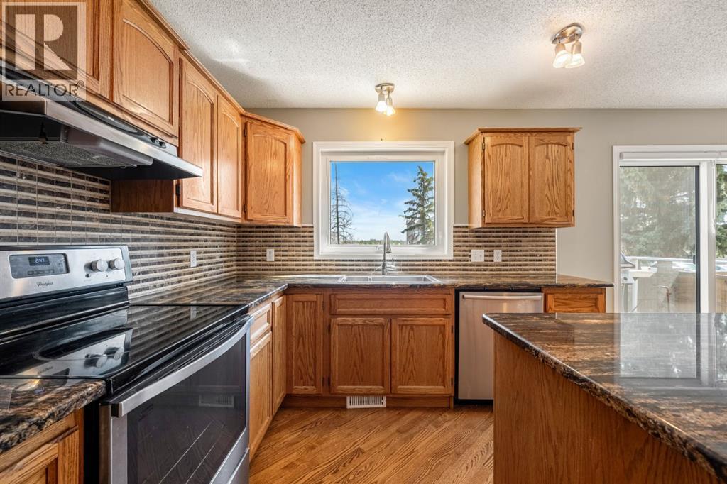 131 Lake Simcoe Court SE - 7