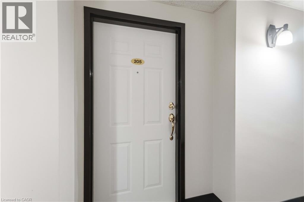 #205 970 GOLF LINKS Road - Image 5