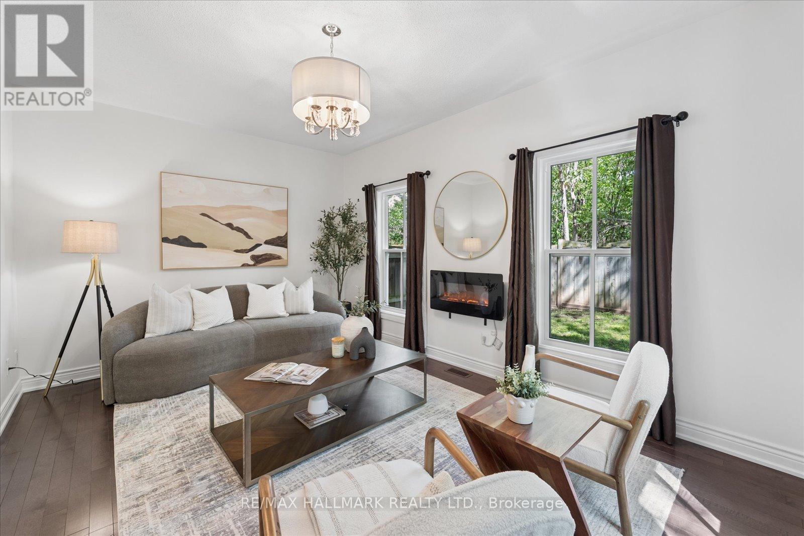 13 E J LENNOX WAY - 11
