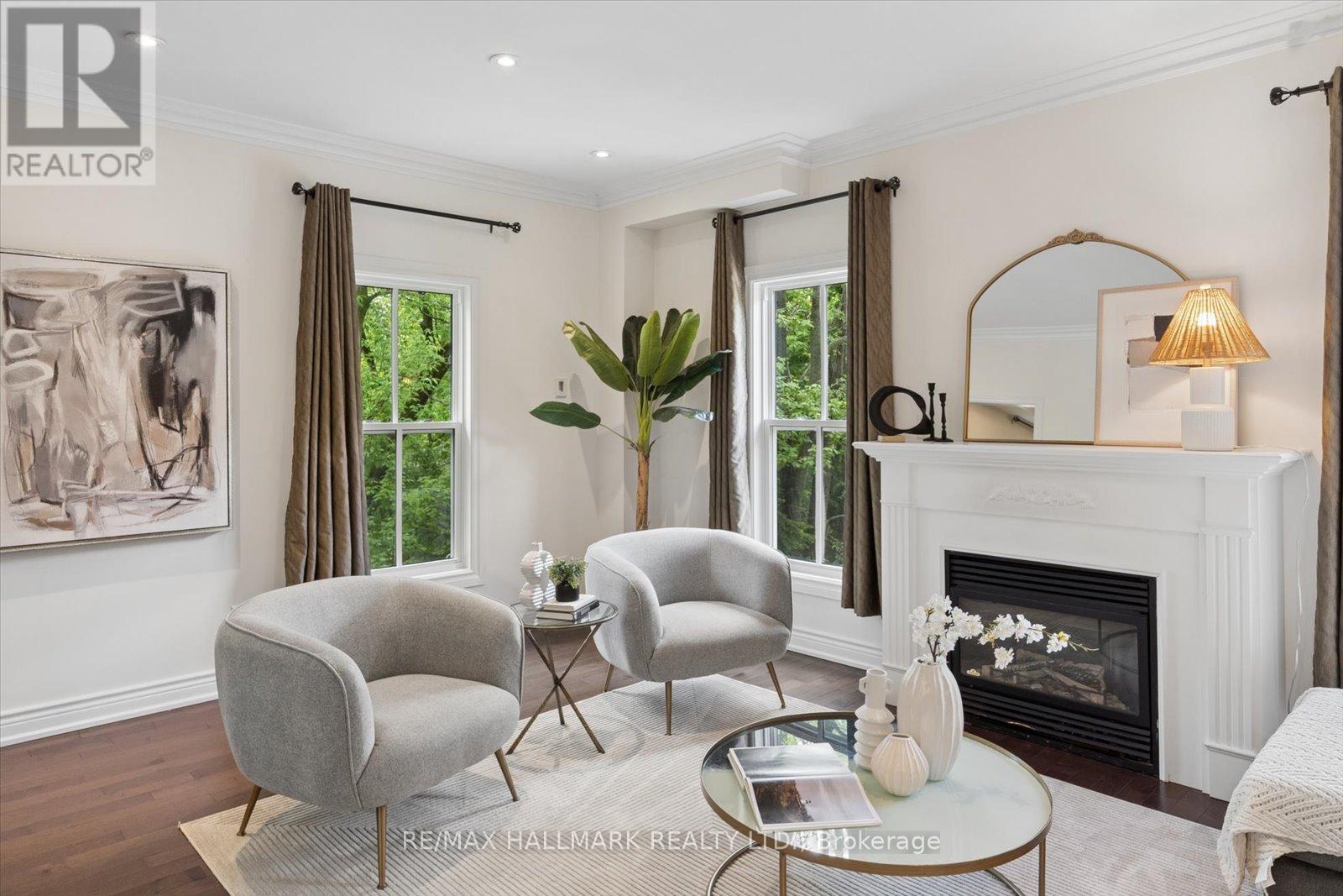 13 E J LENNOX WAY - 20