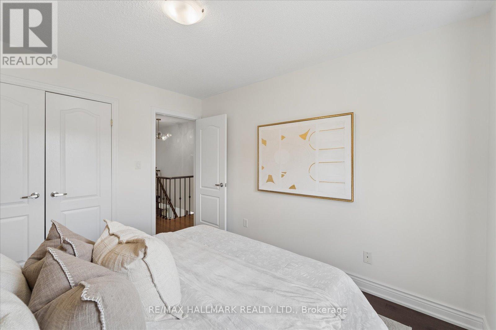 13 E J LENNOX WAY - 34