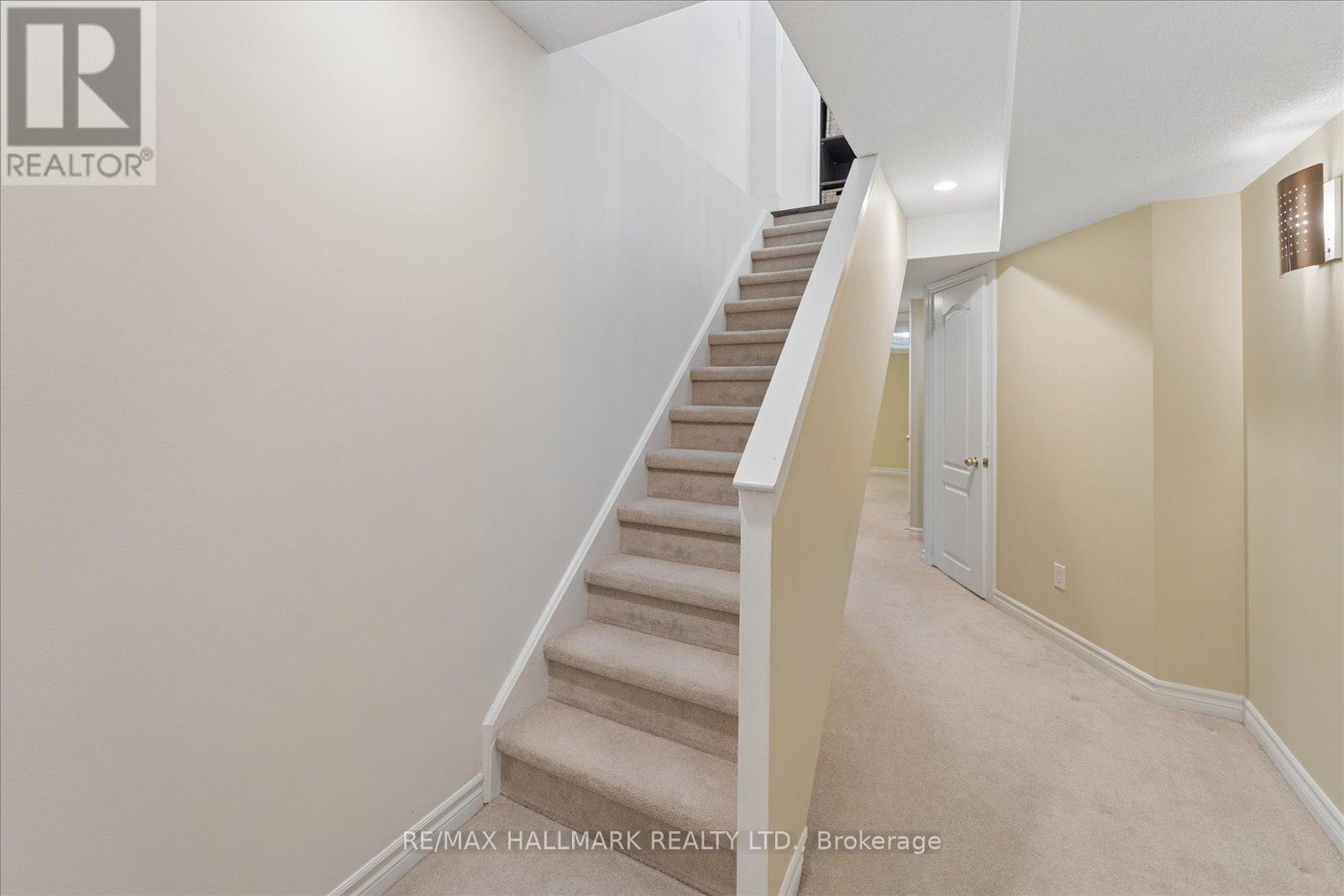 13 E J LENNOX WAY - 37