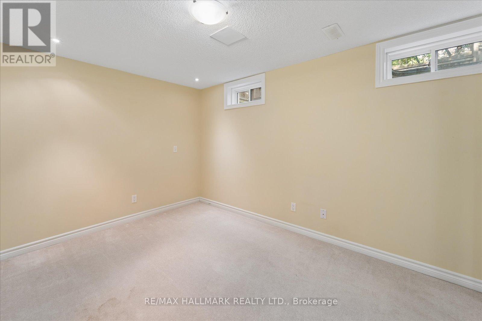 13 E J LENNOX WAY - 40