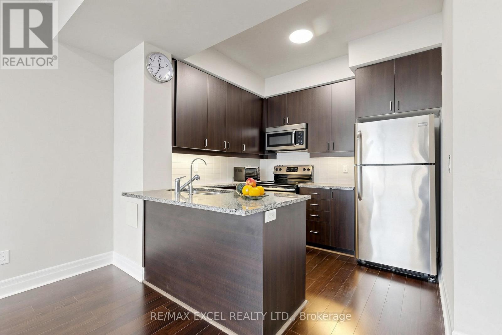 #416 8110 BIRCHMOUNT ROAD - 20