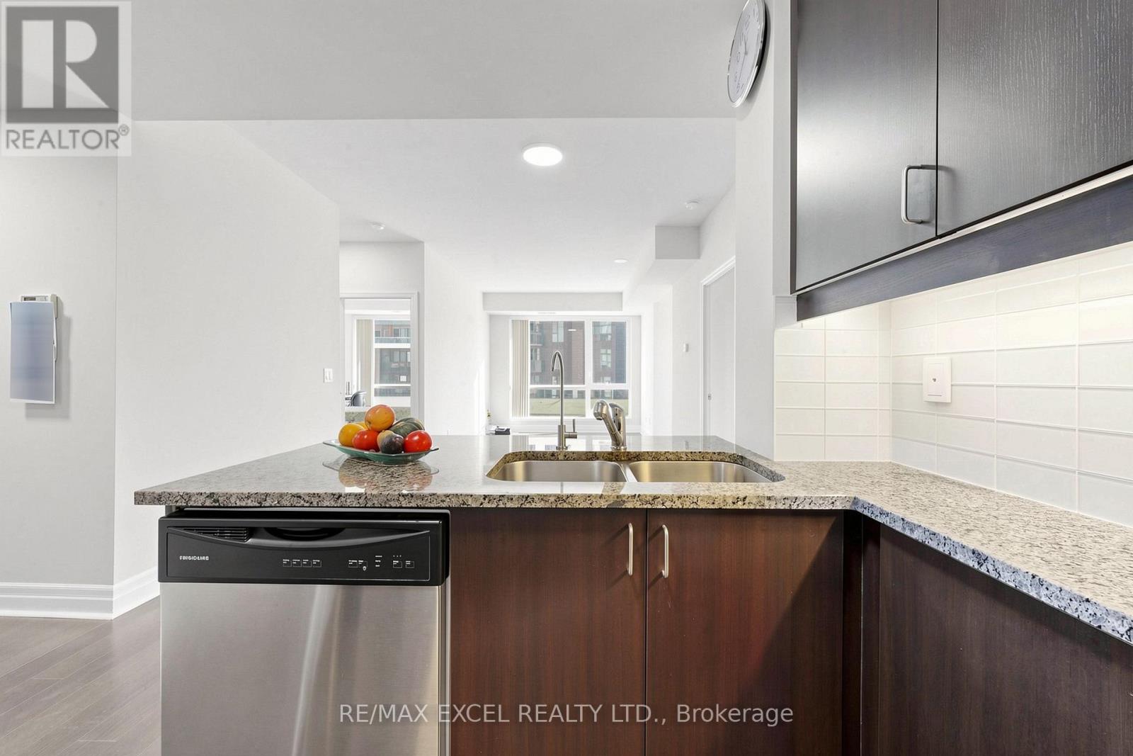#416 8110 BIRCHMOUNT ROAD - 24