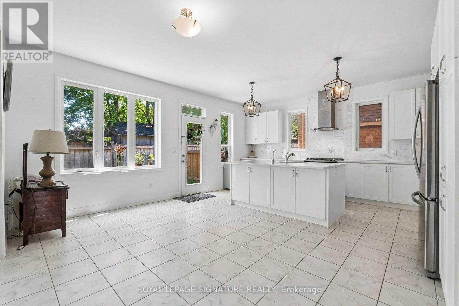 23 CYPRUS GLEN - 12