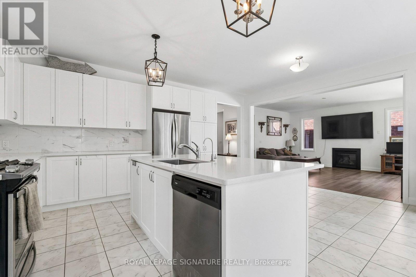 23 CYPRUS GLEN - 15