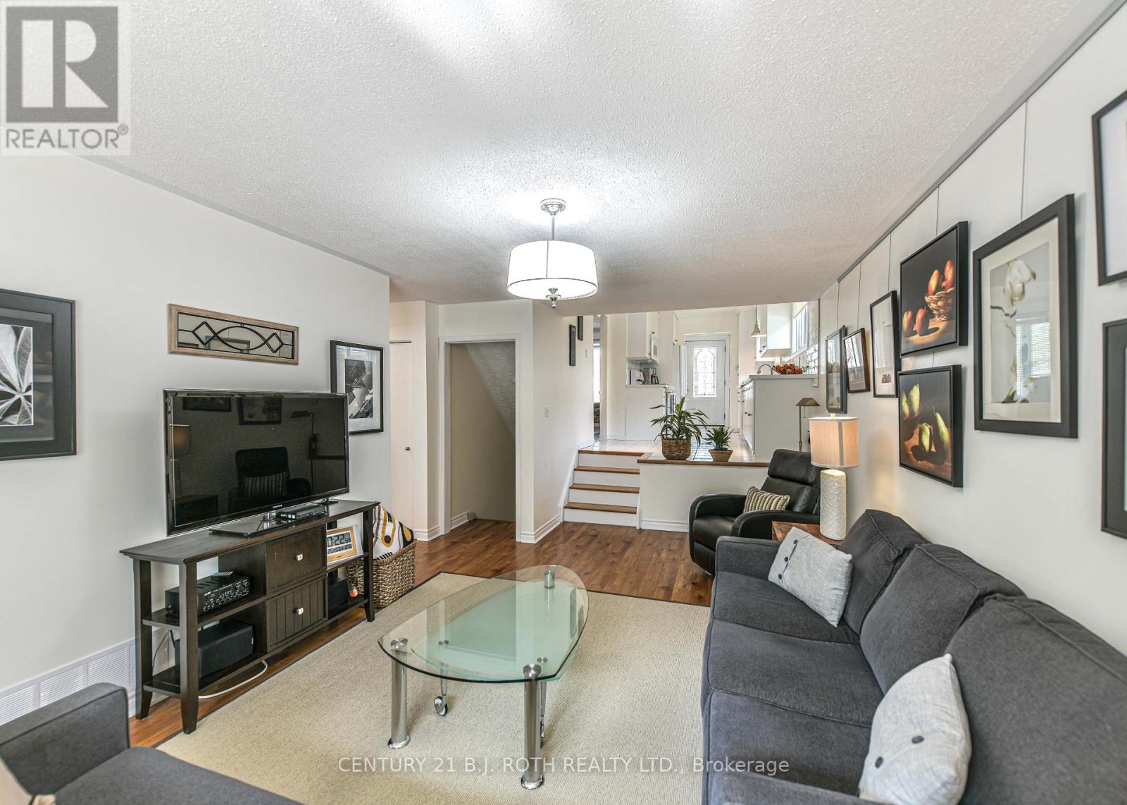 15 GLENECHO DRIVE - 17