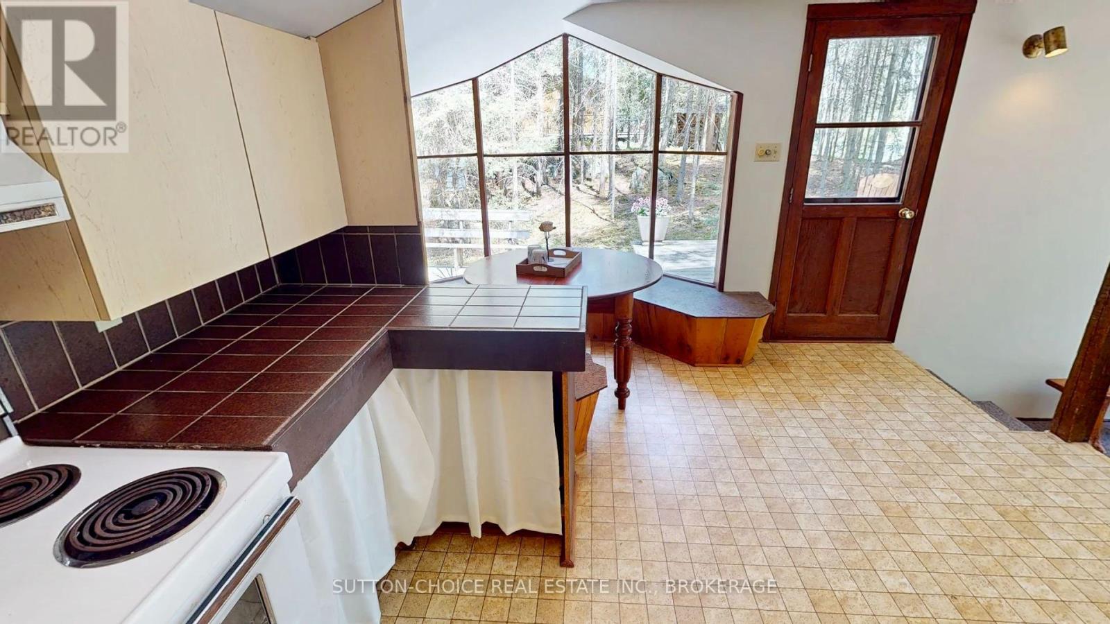 104 HEMLOCK ISLAND - 13