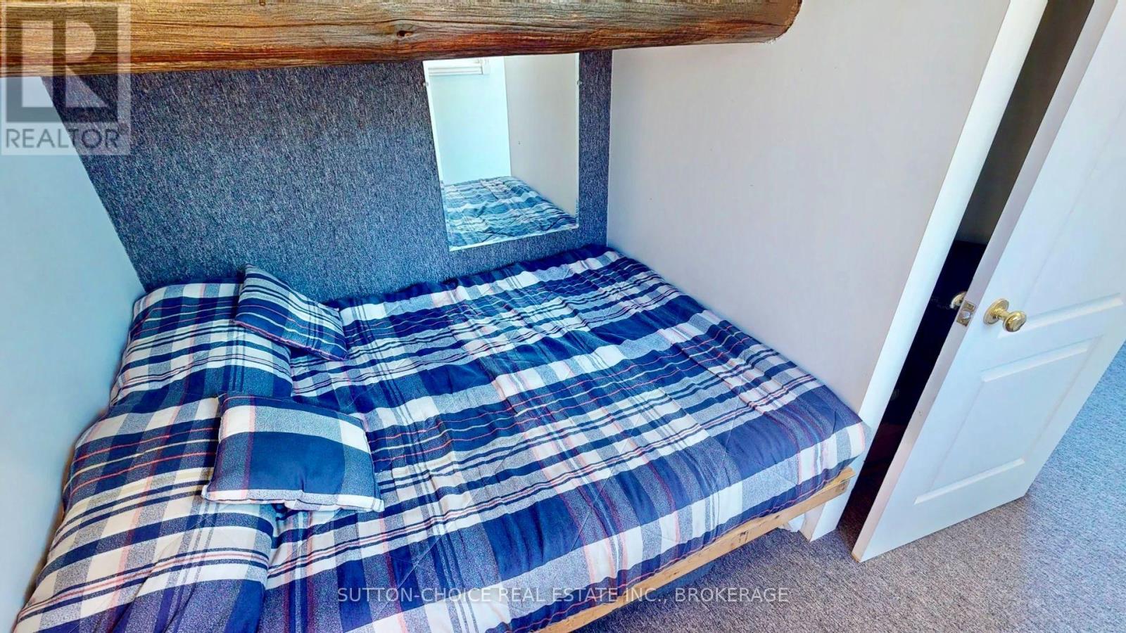 104 HEMLOCK ISLAND - 33