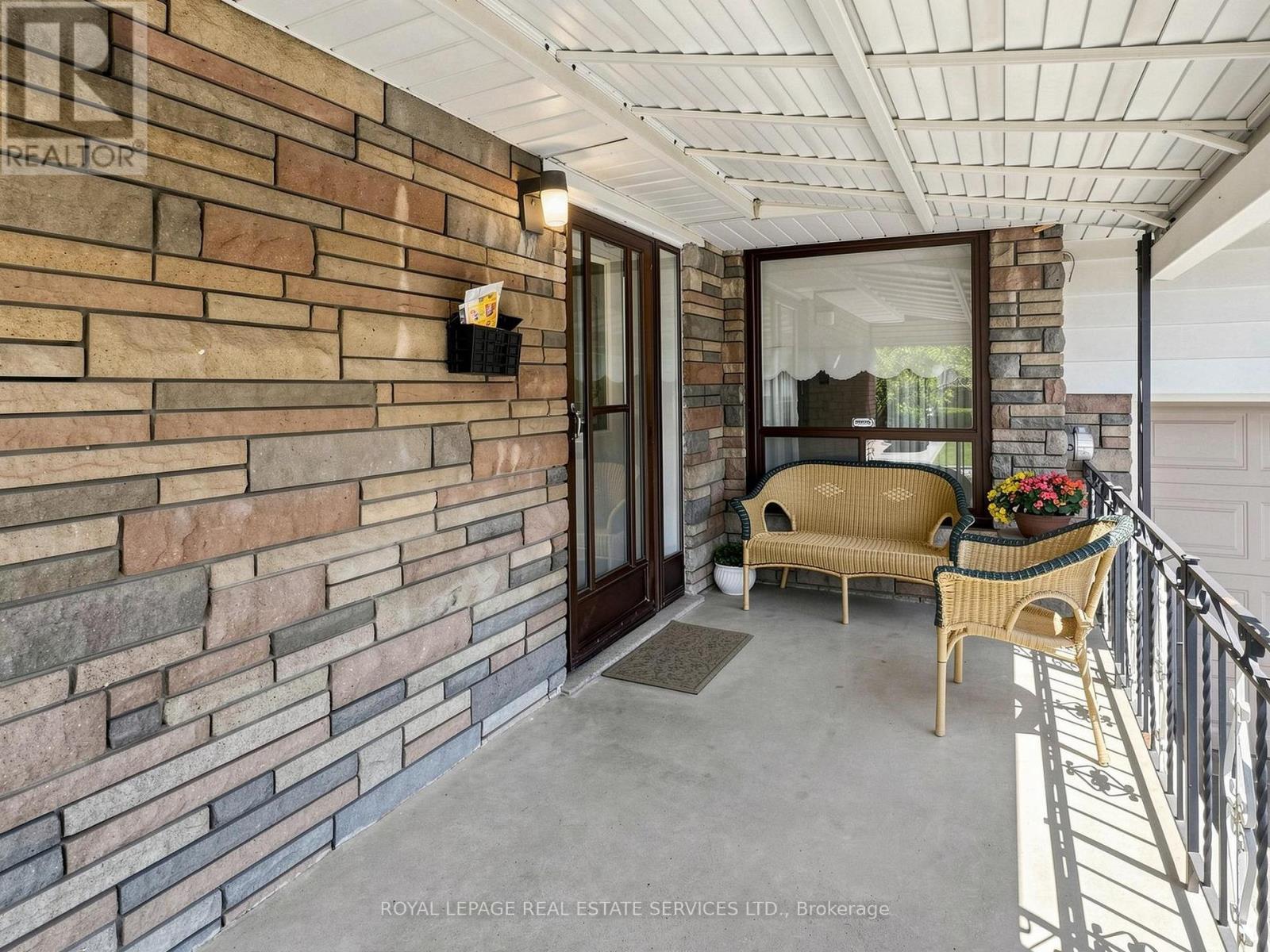 86 WHITBURN CRESCENT - Image 2