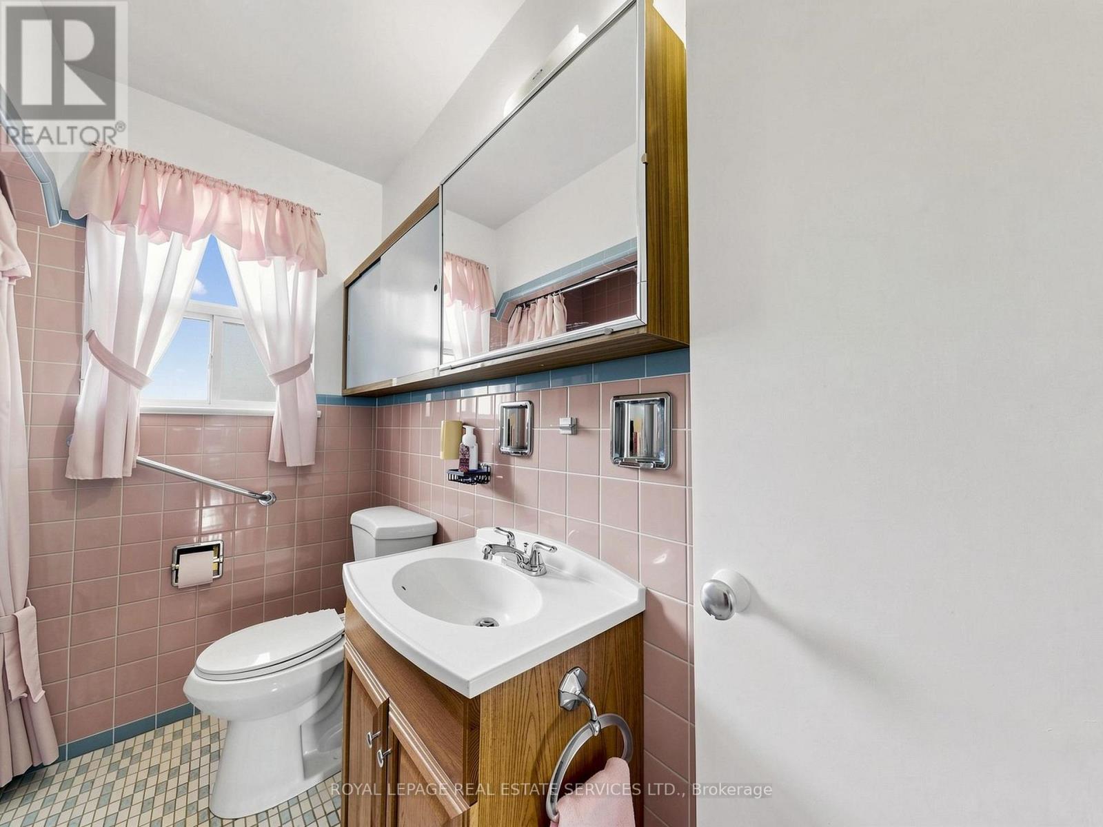 86 WHITBURN CRESCENT - 22
