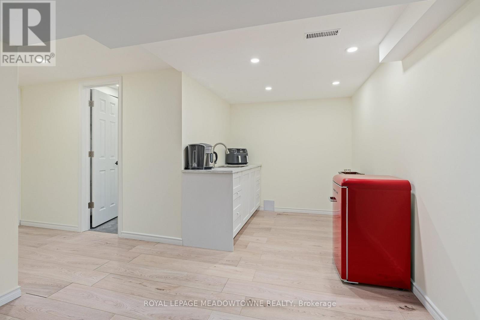 7 EATON STREET - 40
