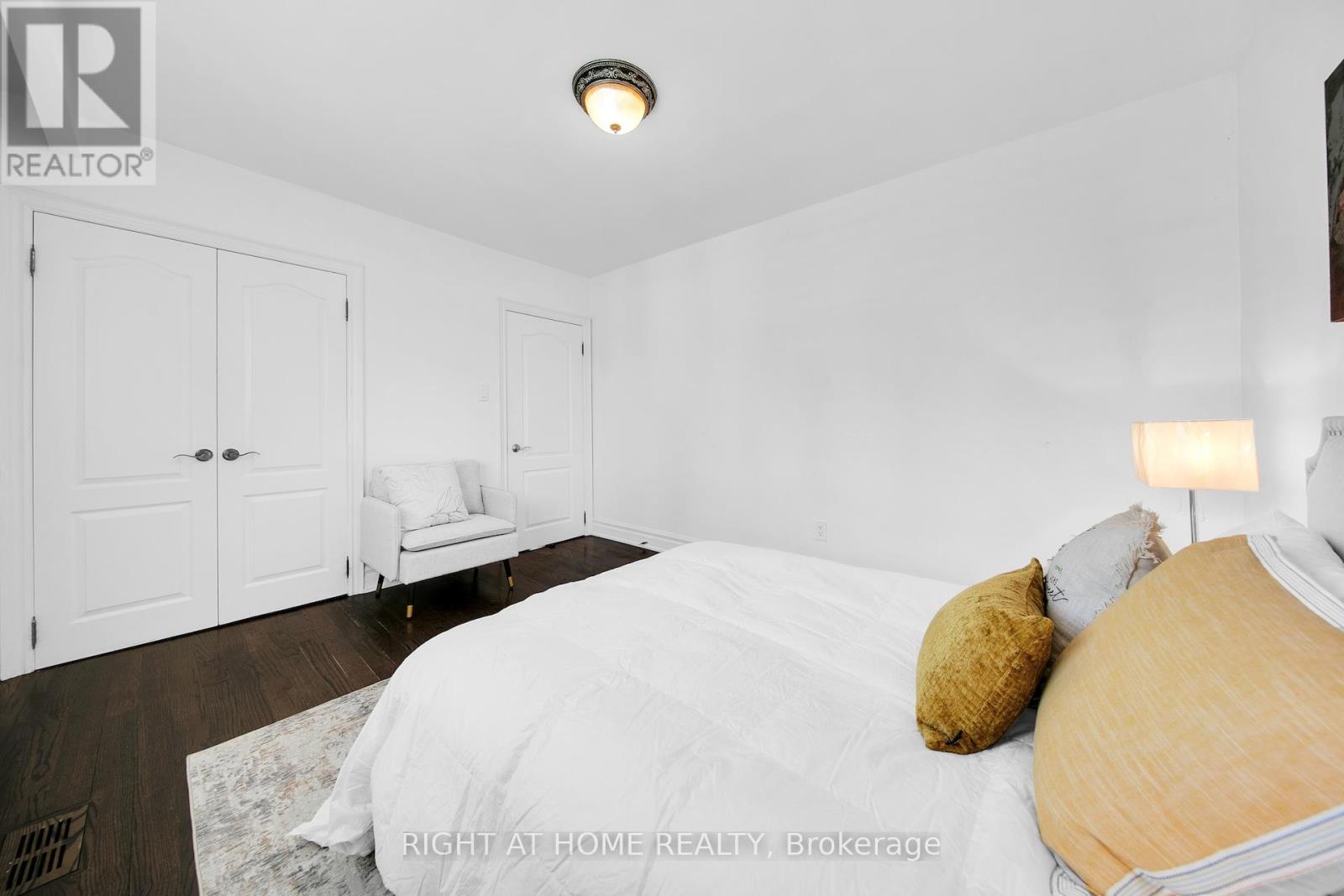 19 WALL AVENUE - 21