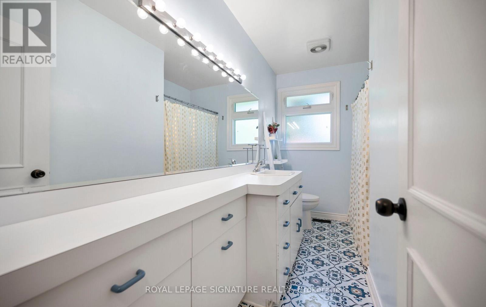 1570 PARK ROYALE BOULEVARD - 19