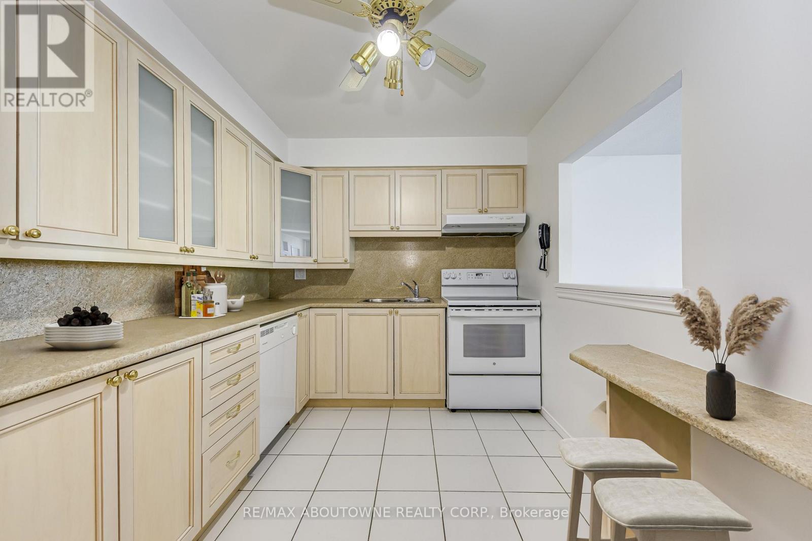 #1705 1270 MAPLE CROSSING BOULEVARD - 6