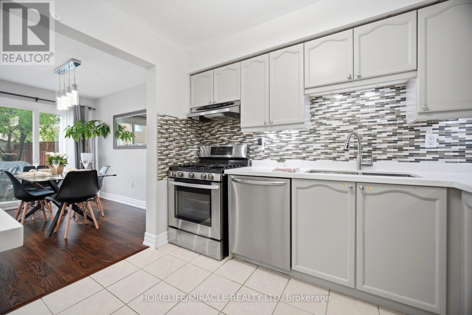 71 DANDELION ROAD - 18