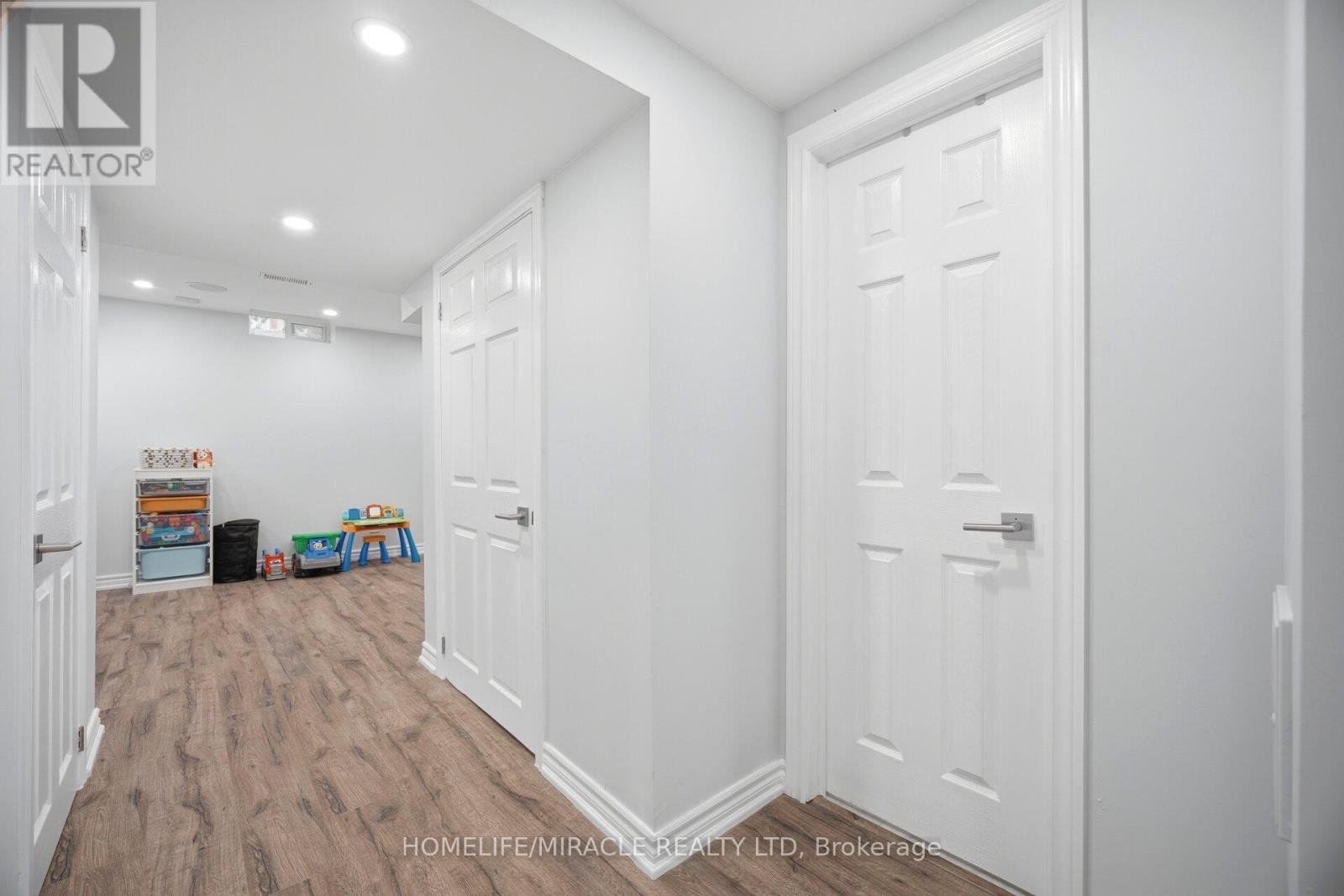 71 DANDELION ROAD - 41