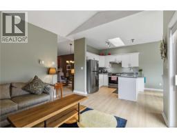 Entrance - 1056 Holly Park Rd, Central Saanich, BC V8M2H1 Photo 11