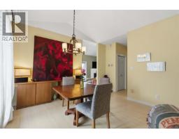 1056 Holly Park Rd, Central Saanich, BC V8M2H1 Photo 22