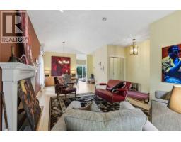 1056 Holly Park Rd, Central Saanich, BC V8M2H1 Photo 19