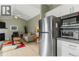 Laundry room - 1056 Holly Park Rd, Central Saanich, BC V8M2H1 Photo 7