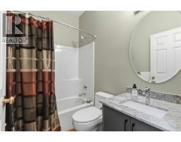 1056 Holly Park Rd, Central Saanich, BC V8M2H1 Photo 31