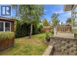 1056 Holly Park Rd, Central Saanich, BC V8M2H1 Photo 35