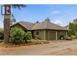 1056 Holly Park Rd, Central Saanich, BC V8M2H1 Photo 37