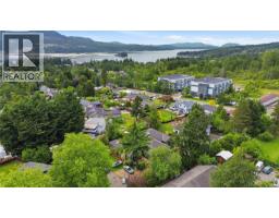 1056 Holly Park Rd, Central Saanich, BC V8M2H1 Photo 40