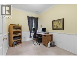 1056 Holly Park Rd, Central Saanich, BC V8M2H1 Photo 23