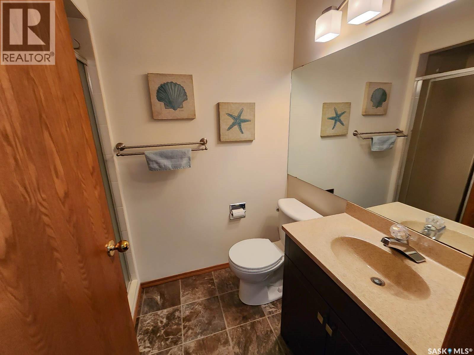 205 Hector CRESCENT N - 12