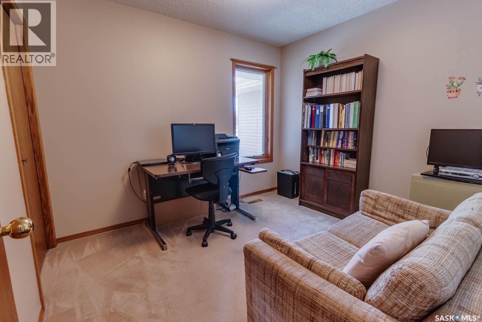205 Hector CRESCENT N - 14