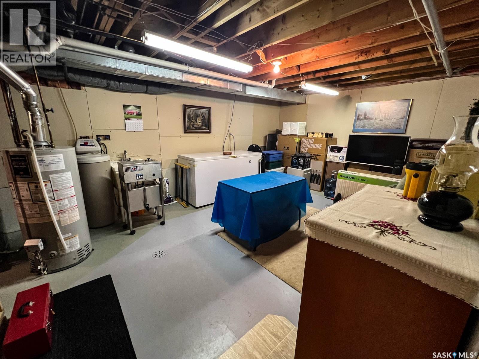205 Hector CRESCENT N - 21