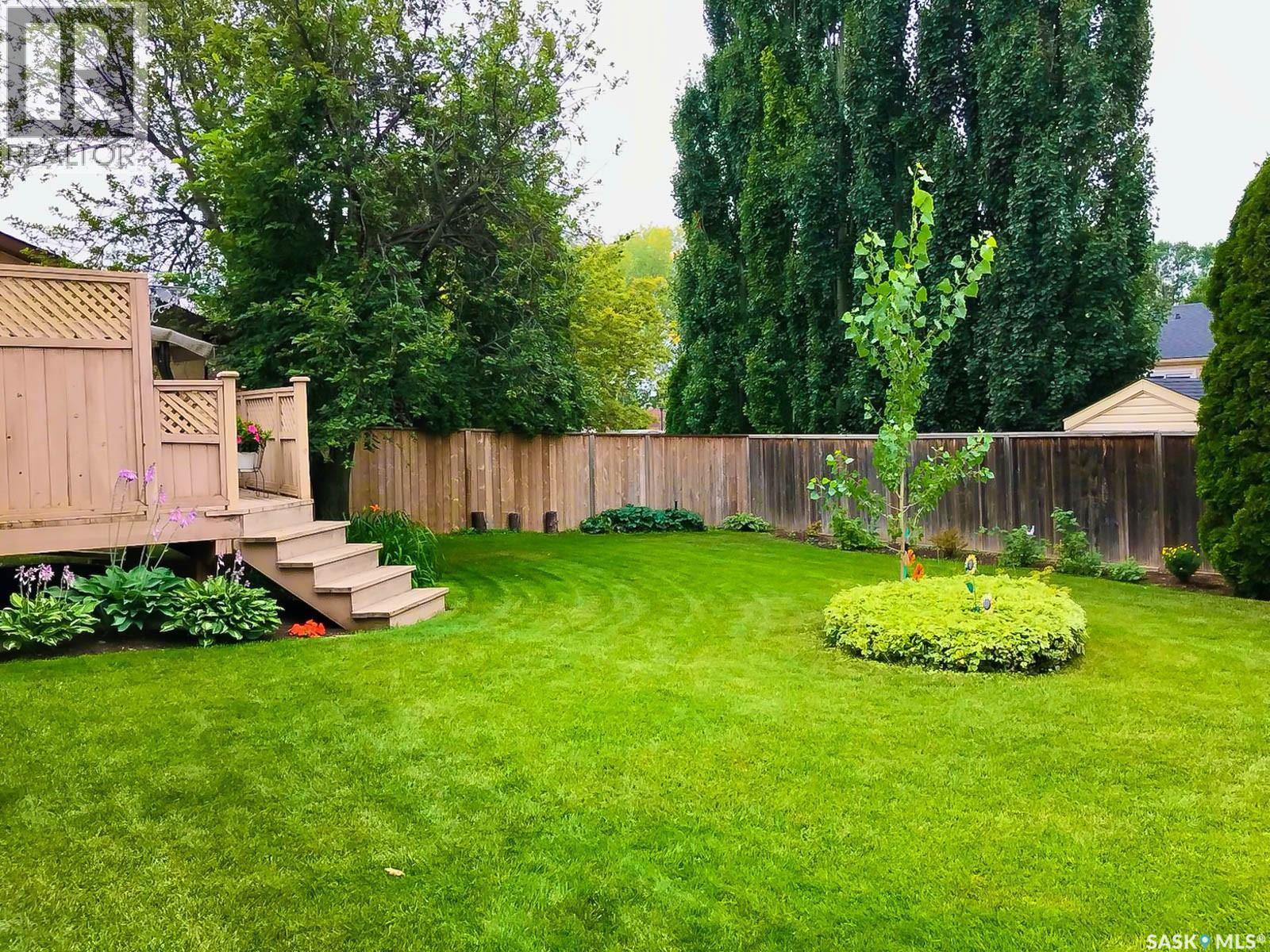205 Hector CRESCENT N - 22