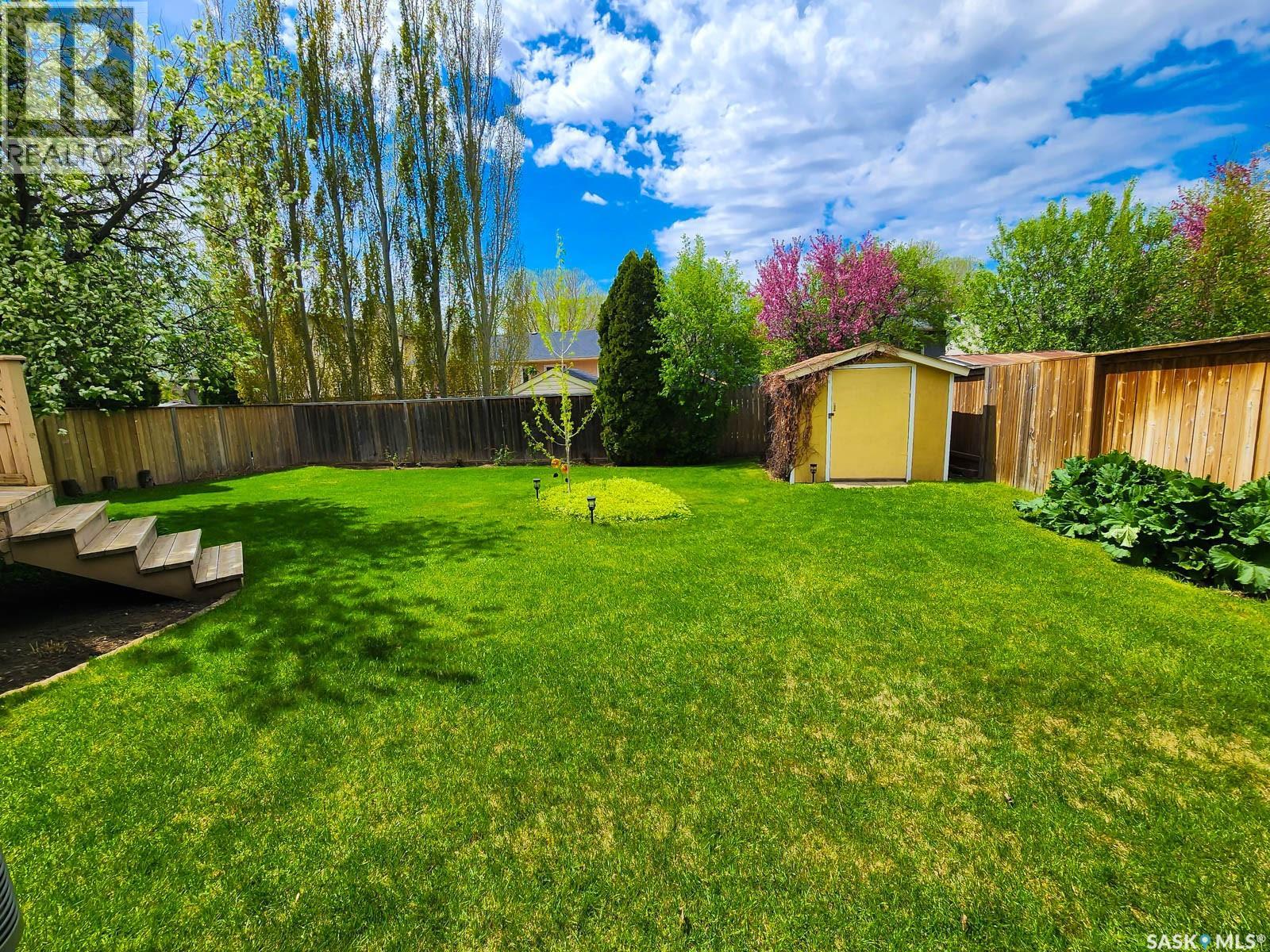205 Hector CRESCENT N - 25