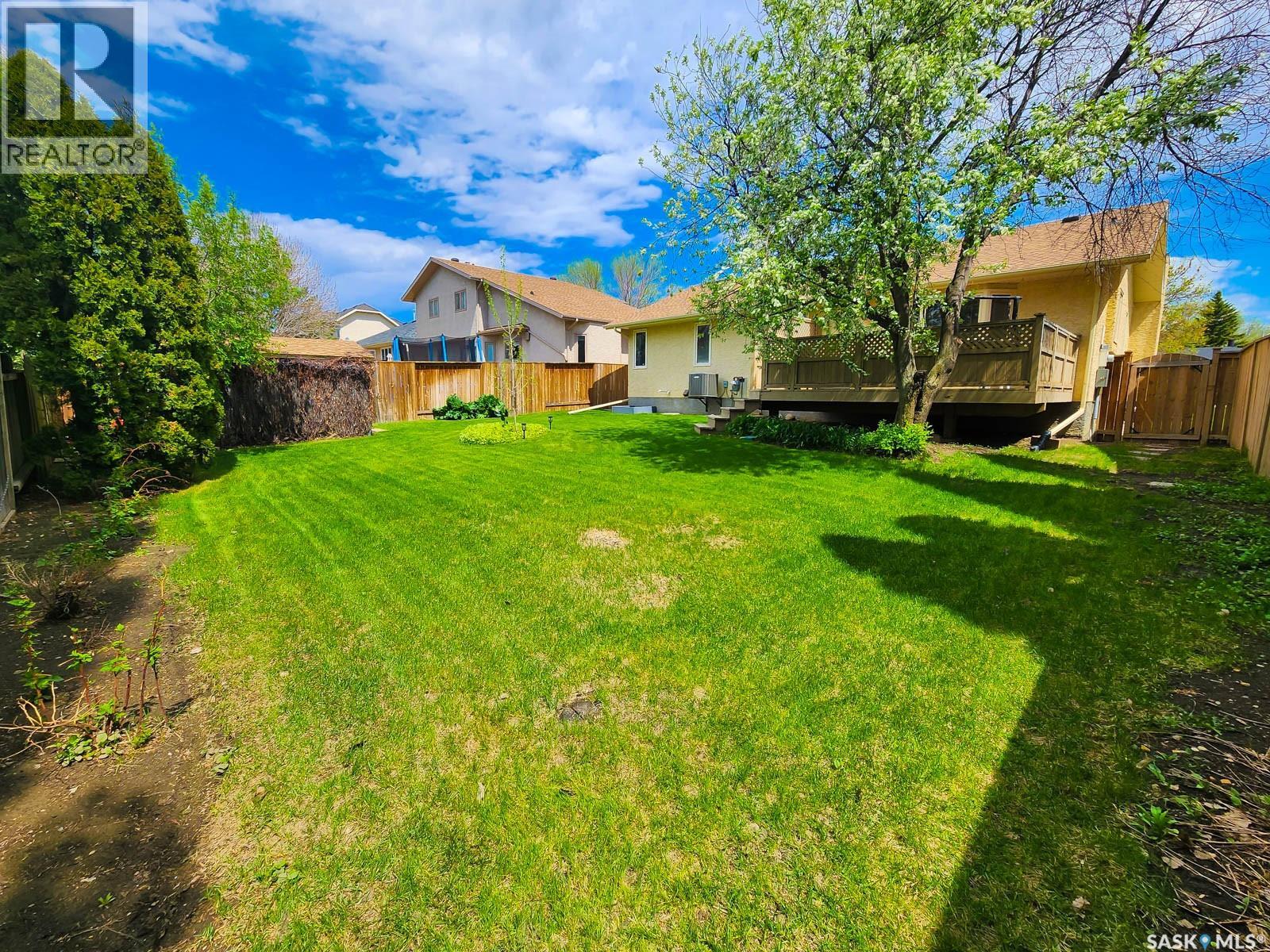205 Hector CRESCENT N - 26