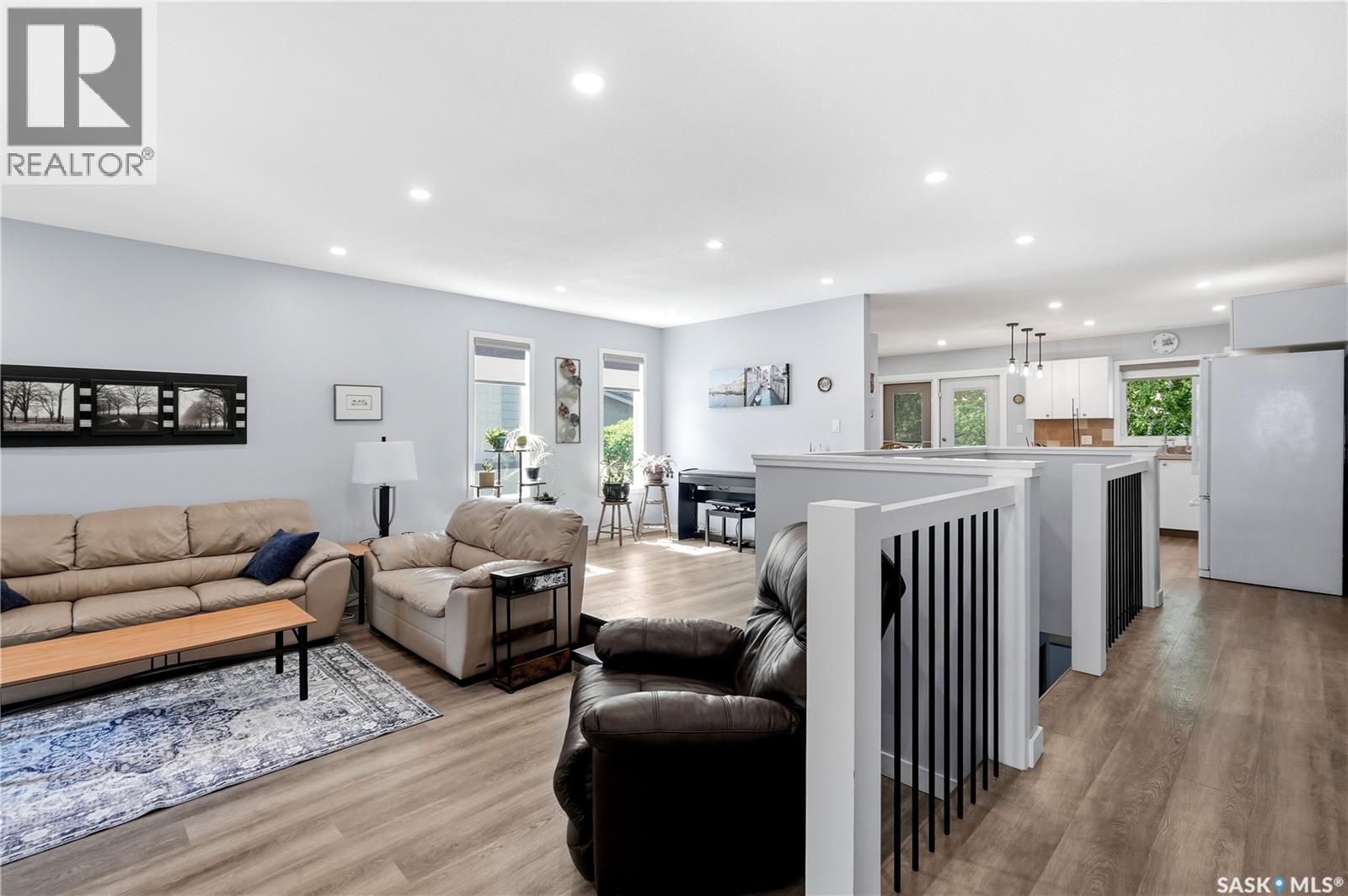 90 Edenwold CRESCENT - 4