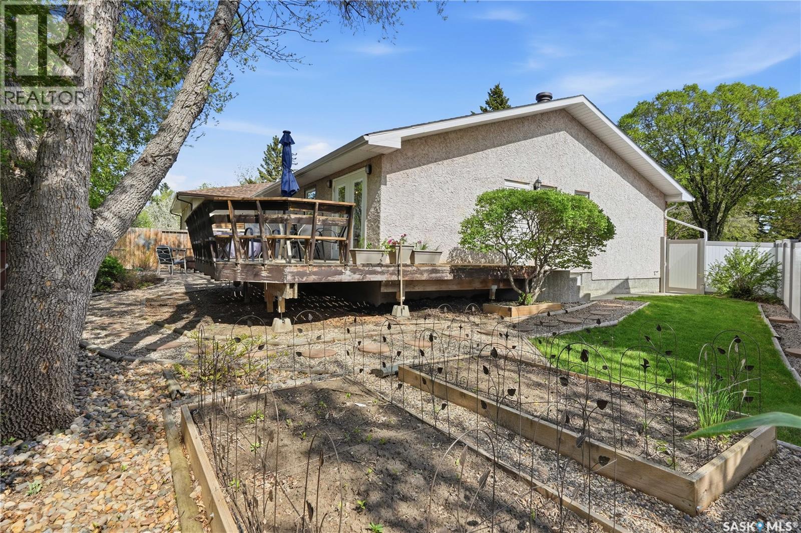 90 Edenwold CRESCENT - 50